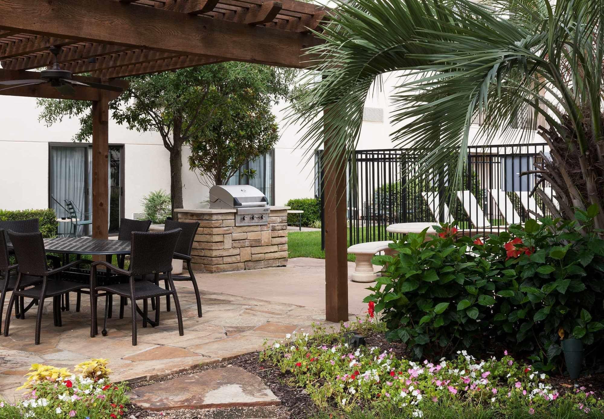 Hotel Courtyard By Marriott Waco Exterior foto